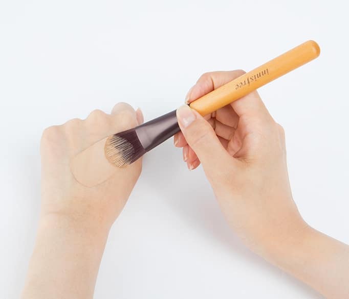Innisfree Foundation Brush