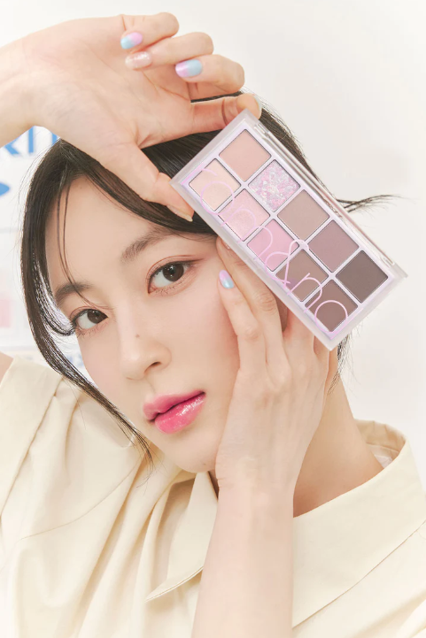 Romand Better Than Pallet The Secret Garden 09 Dreamy Lilac Garden