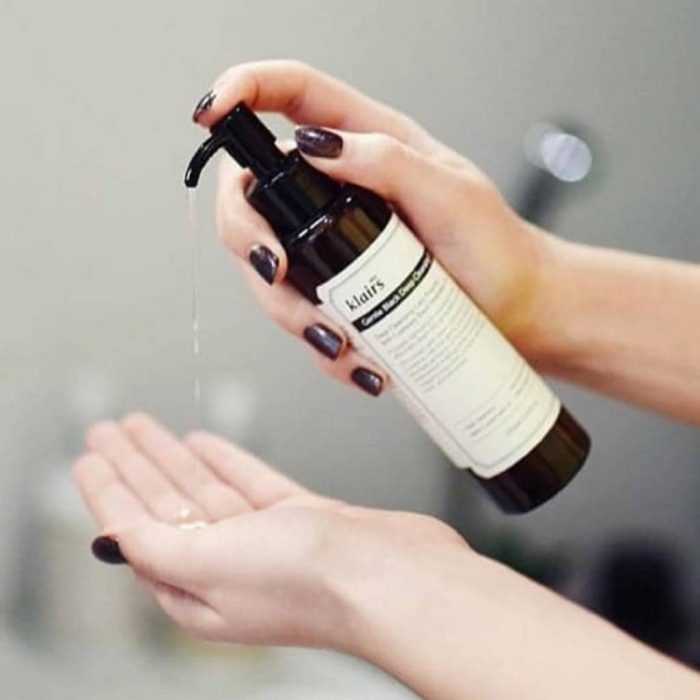 Dear-Klairs-Gentle-Black-Deep-Cleansing-Oil_1