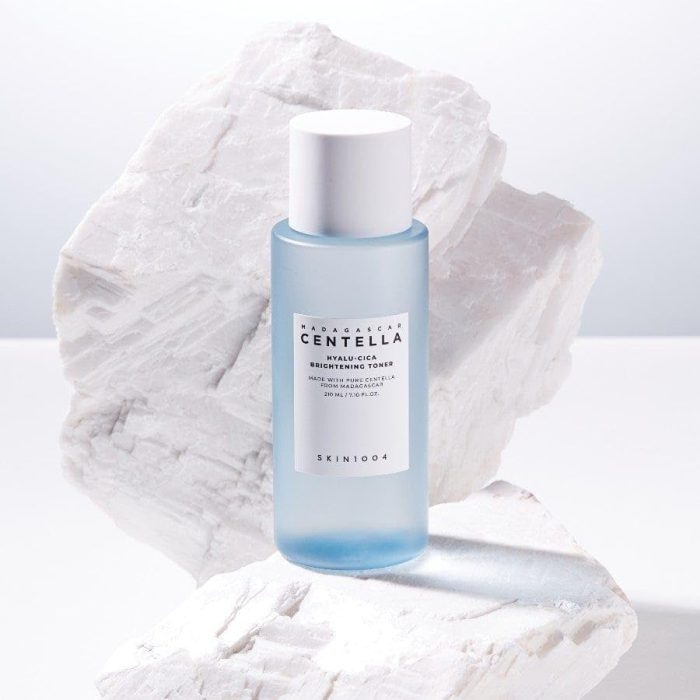 Skin1004_Hyalu-Cica_brightening_toner_2