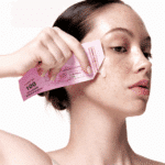 VT Cosmetics Collagen Reedle Shot 100 2-Step Hydrogel Firming Mask - Image 6